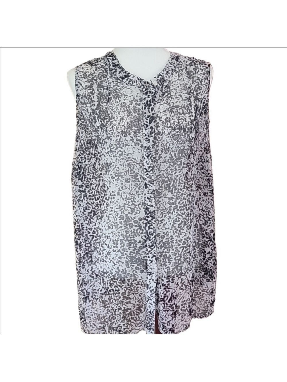 Apt. 9 Black and White Patterned Sleeveless Buttonfront Blouse Size 2X EUC